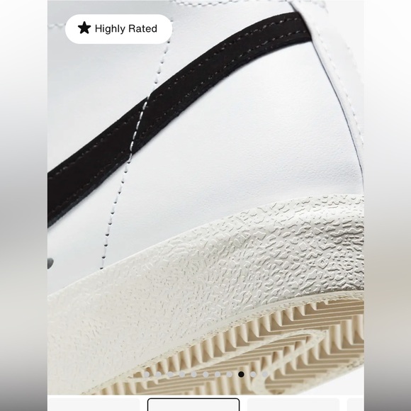 Like New Nike Blazer Mid '77 Style: CZ1055-100 - Picture 9 of 16